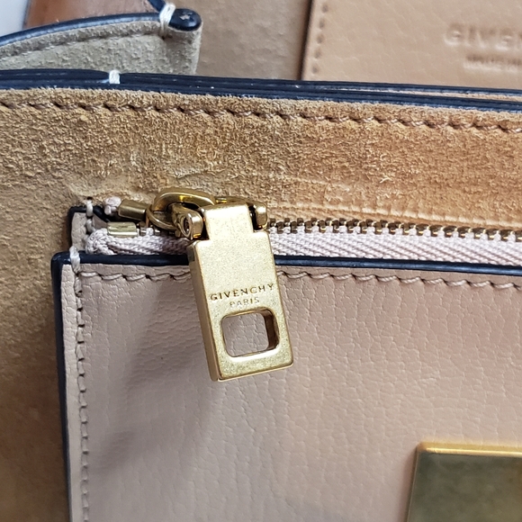 Givenchy Beige Crossbody Bag - Picture 15 of 16